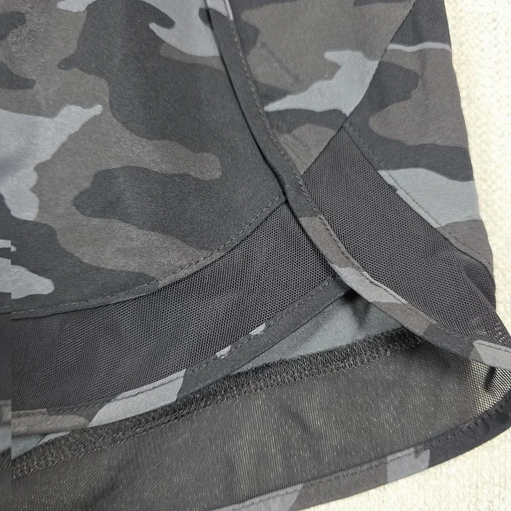 Athleta Shorts Womens Large Black Camo Printed Mesh Racer Run Lined Running 4 In - Picture 8 of 13